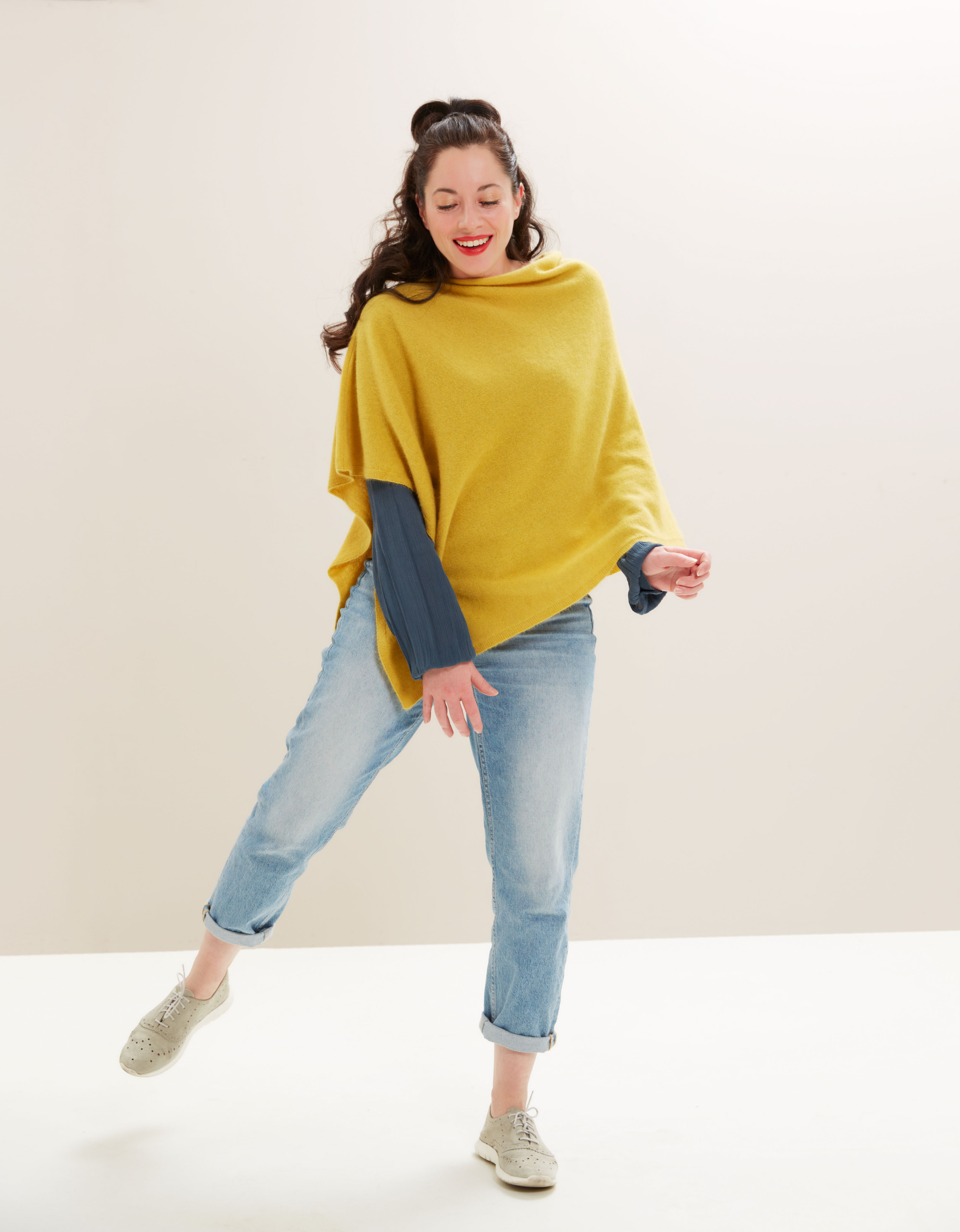 Kurzer Poncho Elvy